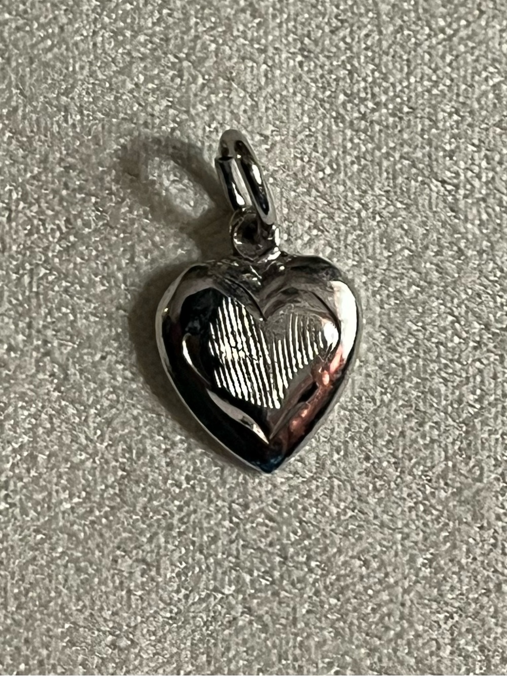 ♥️ Tiny Silver Heart Charm/Pendant Necklace Accent
